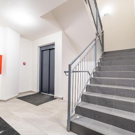 Brand New Two Room Apartment #26 With Free Secure Parking Close To Center Prag Eksteriør billede