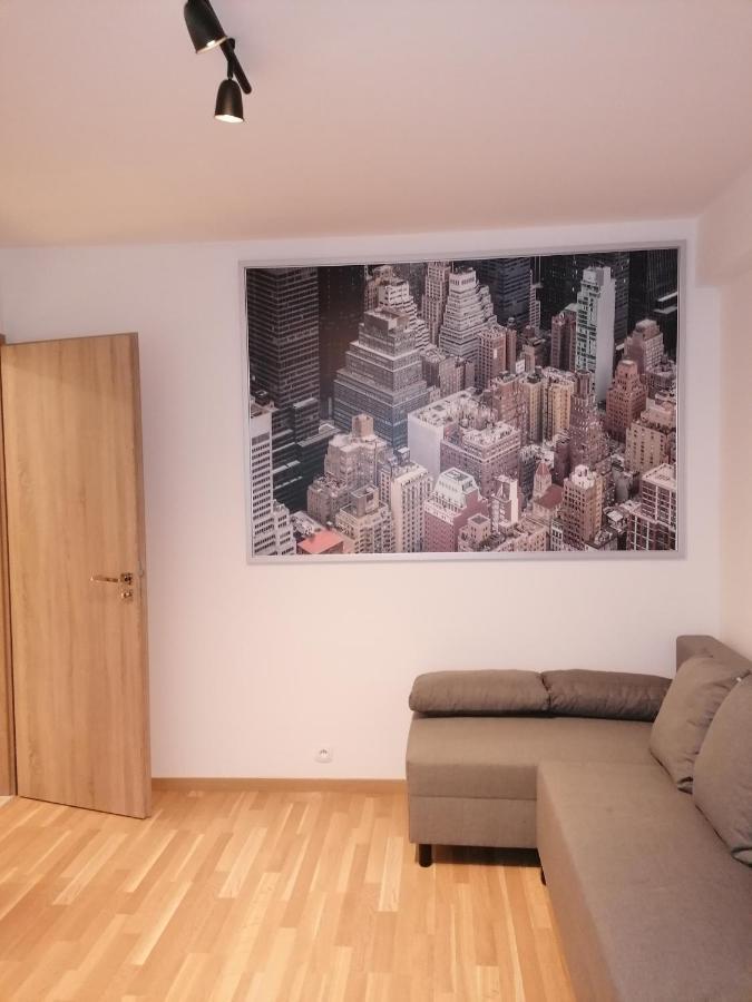 Brand New Two Room Apartment #26 With Free Secure Parking Close To Center Prag Eksteriør billede