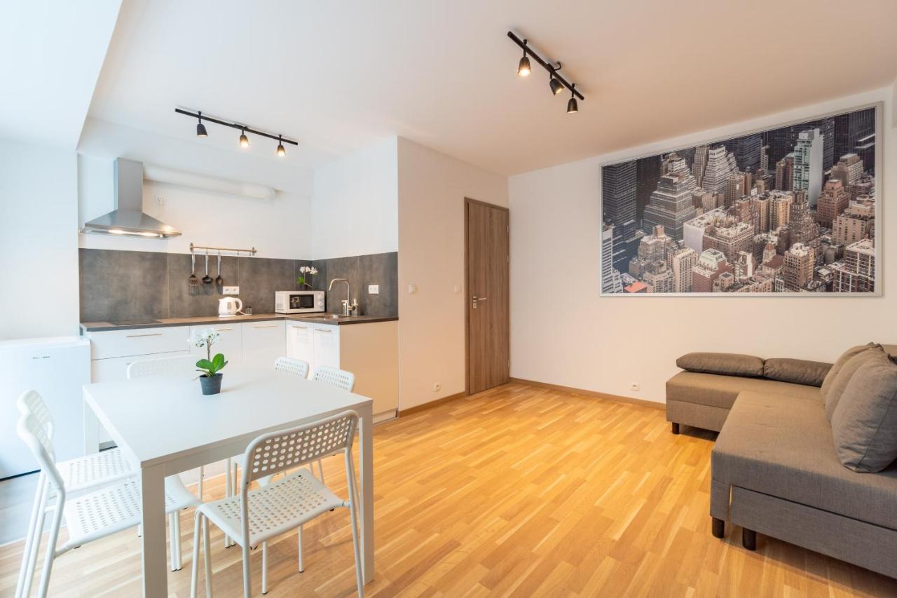Brand New Two Room Apartment #26 With Free Secure Parking Close To Center Prag Eksteriør billede